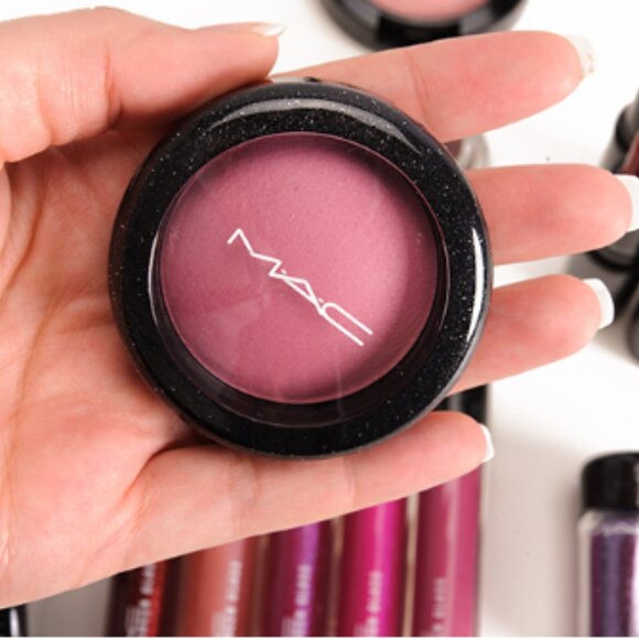 Limited Edition MAC Mineralize Blush SWEET SENTIMENT-Rose Pink. Rare to find NIB - Picture 1 of 13